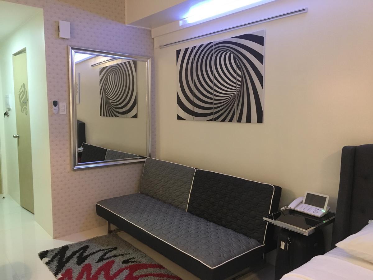 Breezy Wind 19Twentysix Tagaytay City Exterior foto